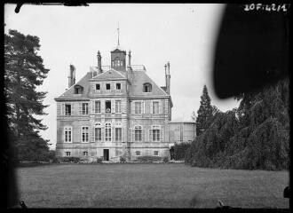 1 vue  - [Colpo. Château de Corn-er-Hoët] / David (éditeur de cartes postales). Editeur. Sans date (ouvre la visionneuse)