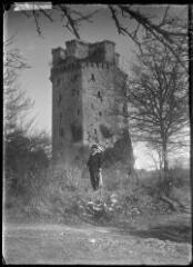 1 vue  - [Elven. Château de Largoët, donjon.] / David (éditeur de cartes postales). Editeur. Sans date (ouvre la visionneuse)