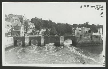 2 vues  - [Pont de Saint-Goustan.]. S.d. (ouvre la visionneuse)