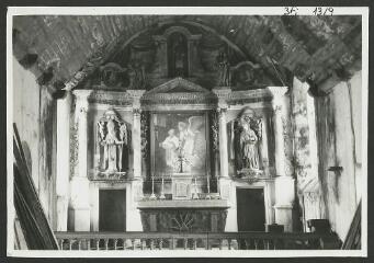 2 vues  - [Chapelle de Saint-Cado, retable.] / La Martinière. Photographe. S.d. (ouvre la visionneuse)