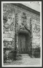 2 vues  - [Chapelle Saint-Colomban, portail.]. S.d. (ouvre la visionneuse)