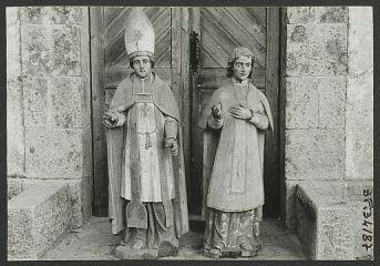 2 vues  - [Église Saint-Cornély, statue en bois.]. S.d. (ouvre la visionneuse)