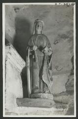 2 vues  - [Manoir de Bodel, statue de sainte Geneviève.]. S.d. (ouvre la visionneuse)