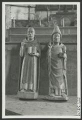 2 vues  - [Chapelle Saint-Molvan, statues de saint Vincent Ferrier et saint Pierre.]. S.d. (ouvre la visionneuse)