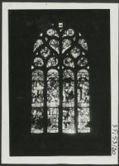 2 vues  - [Chapelle Saint-Fiacre, vitrail du transept sud représentant la vie de saint Fiacre (Pierre Androuet, 1552).]. S.d. (ouvre la visionneuse)