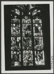 2 vues  - [Chapelle Saint-Fiacre, vitrail du chevet du choeur (ou bas-côté nord) représentant l\'arbre de Jessé, la crucifixion et les apôtres.]. S.d. (ouvre la visionneuse)