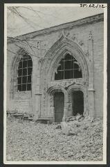 2 vues  - [Chapelle du Burgo, portail.] / Godineau. Photographe. 1940-1950 (ouvre la visionneuse)