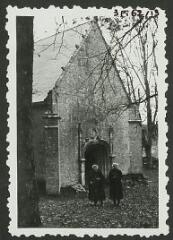 2 vues  - [Chapelle du Burgo, façade.] / Godineau. Photographe. 1940-1950 (ouvre la visionneuse)