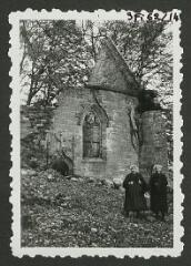 2 vues  - [Chapelle du Burgo, partie en ruines.] / Godineau. Photographe. 1940-1950 (ouvre la visionneuse)