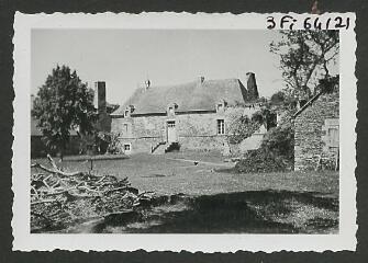 2 vues  - [Manoir de Coà«tby, façade.] / Godineau. Photographe. 1940-1950 (ouvre la visionneuse)