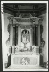 2 vues  - [Chapelle du Manéguen, retable du transept nord.]. S.d. (ouvre la visionneuse)