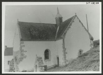 2 vues  - [Chapelle Saint-Nicodème, vue générale.] / Danigo. Photographe. 1973 (ouvre la visionneuse)