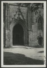 2 vues  - [Chapelle Notre-Dame de Quelven, porte sud.] / Godineau. Photographe. 1940-1950 (ouvre la visionneuse)