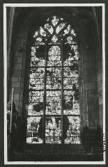 2 vues  - [Chapelle Notre-Dame de Quelven, vitrail de l\'Arbre de Jessé.]. S.d. (ouvre la visionneuse)
