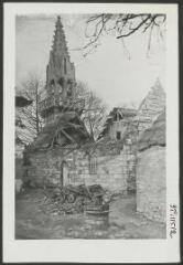 2 vues  - [Chapelle Saint-Yves, après effondrement.] / Cardinal. Photographe. S.d. (ouvre la visionneuse)