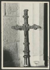 2 vues  - [Musée de la société polymathique du Morbihan, croix de Saint-Coulomb (Ille et Vilaine).]. S.d. (ouvre la visionneuse)