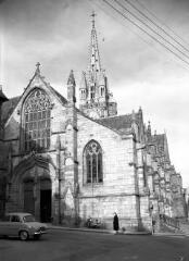 1 vue  - [Hennebont. Église Notre-Dame-de-Paradis après remontage de la flèche abattue en 1944.]. (ouvre la visionneuse)